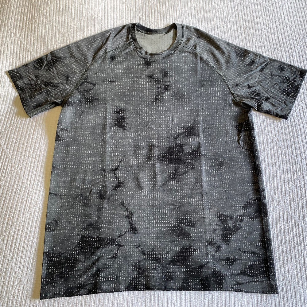 Lululemon Metal Vent Tech Short Sleeve Shirt - M